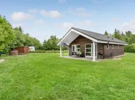 Beautiful Home In Glesborg With Wifi And 2 Bedrooms