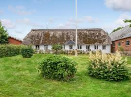 3 Bedroom Pet Friendly Home In Gredstedbro, feriebolig i Gredstedbro