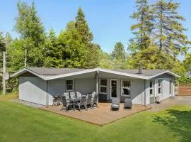 Pet Friendly Home In Væggerløse
