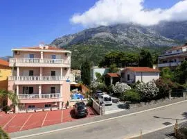 Gorgeous Apartment In Baska Voda With Outdoor Swimming Pool