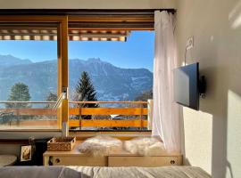 Studio rénové avec vue panoramique、オヴロナのホテル