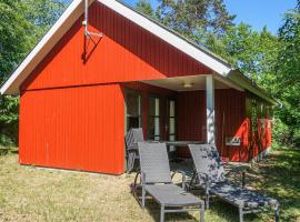 3 Bedroom Stunning Home In Aakirkeby、Vester Sømarkenのビーチ周辺のバケーションレンタル