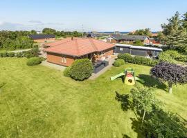 Beautiful Home In Ls With Wifi, beach rental in Læsø