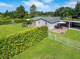 Cozy Home In Ulfborg With Kitchen