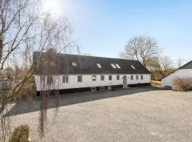 Stunning Home In Hjslev With Wifi And 7 Bedrooms