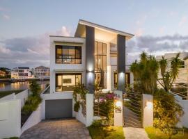 stunning prestige residence, cottage in Gold Coast