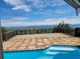 11-on-RobRoy calming space with 3 bedrooms&pool, villa sihtkohas Hillcrest