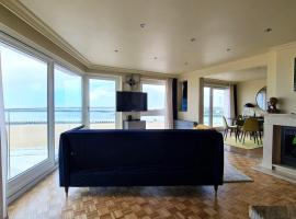 Maui - zeezichtappartement te Oostende โรงแรมใกล้ Fort Napoleon ในออสเทนด์