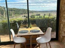 Grand T2 bis avec terrasse et vue, hotell i Portel-des-Corbières