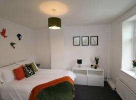 Cosy Two Bedroom Cottage, hotel v mestu Whitehaven