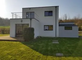 maison moderne à la campagne