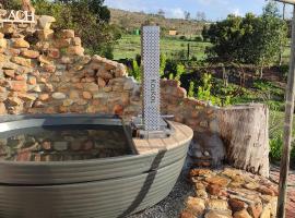 The Riverstone - Romantic Hideaway by the River - loadshedding free!, Hotel mit Parkplatz in Napier