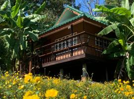 Tiny House on the Hill Farmstay, Tiny House in Ban Kat Khi Lek
