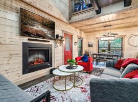 New Luxury Vacation Home Cabin in Smoky Gatlinburg - Theater Room