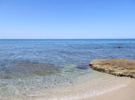 Casa vacanze con proprietà privata e piscina, hotel u gradu San Nicolò