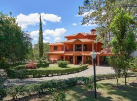 Fantastic Harmony Chalet in Pinar del Sol, Hotel in Jarabacoa