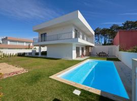 Aroeira Villa w/ Pool near Beach, By TimeCooler, villa in Aroeira