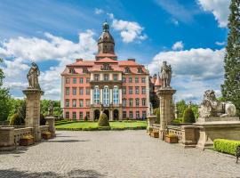 Hotel Przy Oślej Bramie - Zamek Książ, hotel v destinaci Wałbrzych
