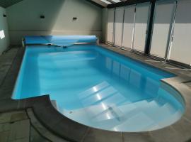 Gîtes Le P'tit Paradis du Ried, hotel com piscina em Sundhouse