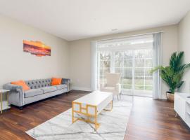 Stylish 1BR in at the Crossing, lägenhet i Indianapolis