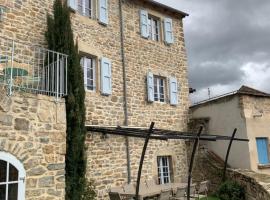 Gîte l'oustal de la fontaine Grand Causses et Gorges du Tarn, hotel v mestu Mostuéjouls