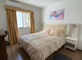 Dpto 15 - Colon - 2 DORMITORIOS - PQ ALQUILERES TEMPORARIOS, hotel com estacionamento em Col&oacute;n