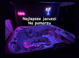 BIG BED JACUZZI, PRIVATE SAUNA AND CINEMA, B&B sa Dobrzewino