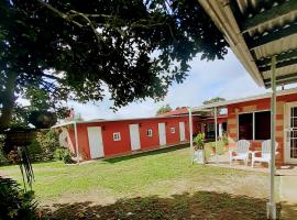 Hospedaje Rampolla's, hotel near El Volcán, Volcán