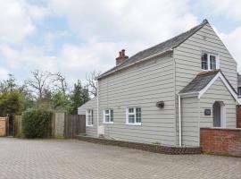 Wisteria Cottage, villa em New Milton