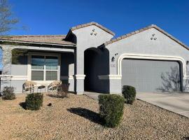 Newly Built Multi-Family Home, hotel in Maricopa