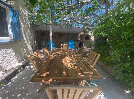 A l'ombre du figuier ! Maisonnette jardin / parking / proche mer, hotel Frontignanban