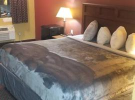 OSU 2 Queen Beds Hotel Room 230 Wi-Fi, hotel in Stillwater