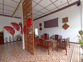 Mruyung Guest House Kota Lama Banyumas Mitra RedDoorz, hotelli kohteessa Banyumas