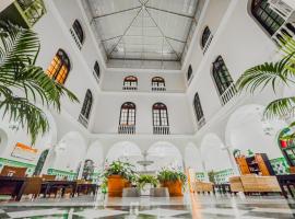 Senator Cádiz: Cádiz şehrinde bir otel