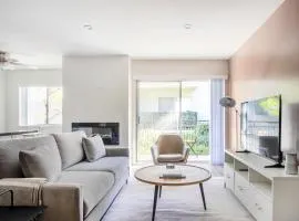 Encino 1br w wd pool gym nr Ventura Blvd LAX-949