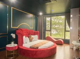 Royal Hotel & Apartment