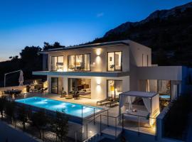 Luxury Villa Andoris with Gym, Spa, Heated pool, hotel in Duće