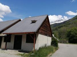 Maison vue Montagne avec jardin, hotel din Oz