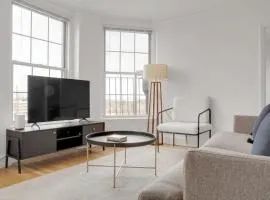 Brookline 1BR w WD nr Green Line BOS-482