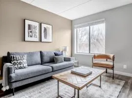 Brookline 1br w gym nr Brookline Village T BOS-852