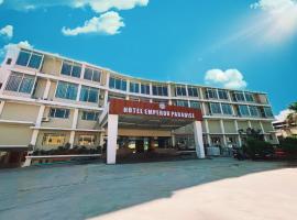 Hotel Emperor Paradise: Bilaspur şehrinde bir otel