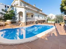 AT012 Piscina privada, muy bien equipado, la playa a 250 metros