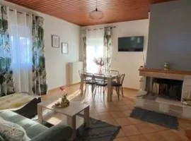 Laki's House Οροφοδιαμέρισμα με σοφίτα