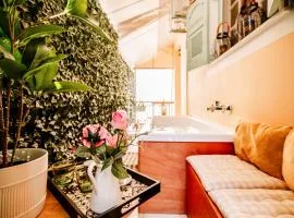 Melos House - Charming Apartment with Jacuzzi in the Heart of the City Perfect for Memorable Summer Experiences By Villa Mana Gers