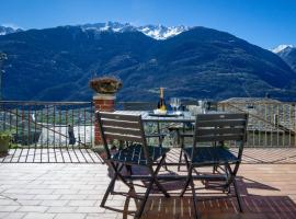 Panoramic Apartment Italian Alps Valtellina near Sondrio, Tirano, íbúð í Poggiridenti