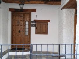 Casa Los Trillizos, holiday home in Pampaneira