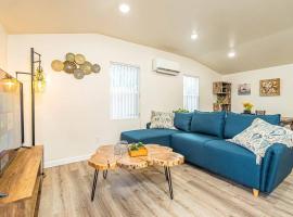 NEW Charming Country Style 3B2B, hotel with parking in Glendora