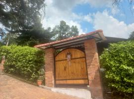 Hotel la cabaña, holiday home in Nocaima