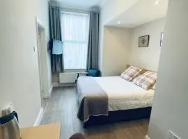 The Westlynne Hotel & Apartments Free Parking Near Manchester Centre