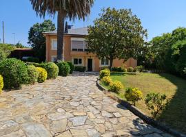 Villa La Palmera: Mortera'da bir tatil evi